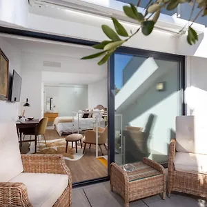 Stupendo-three Rooms-suite With Terrace -center -air Conditioning-free Park Lisboa